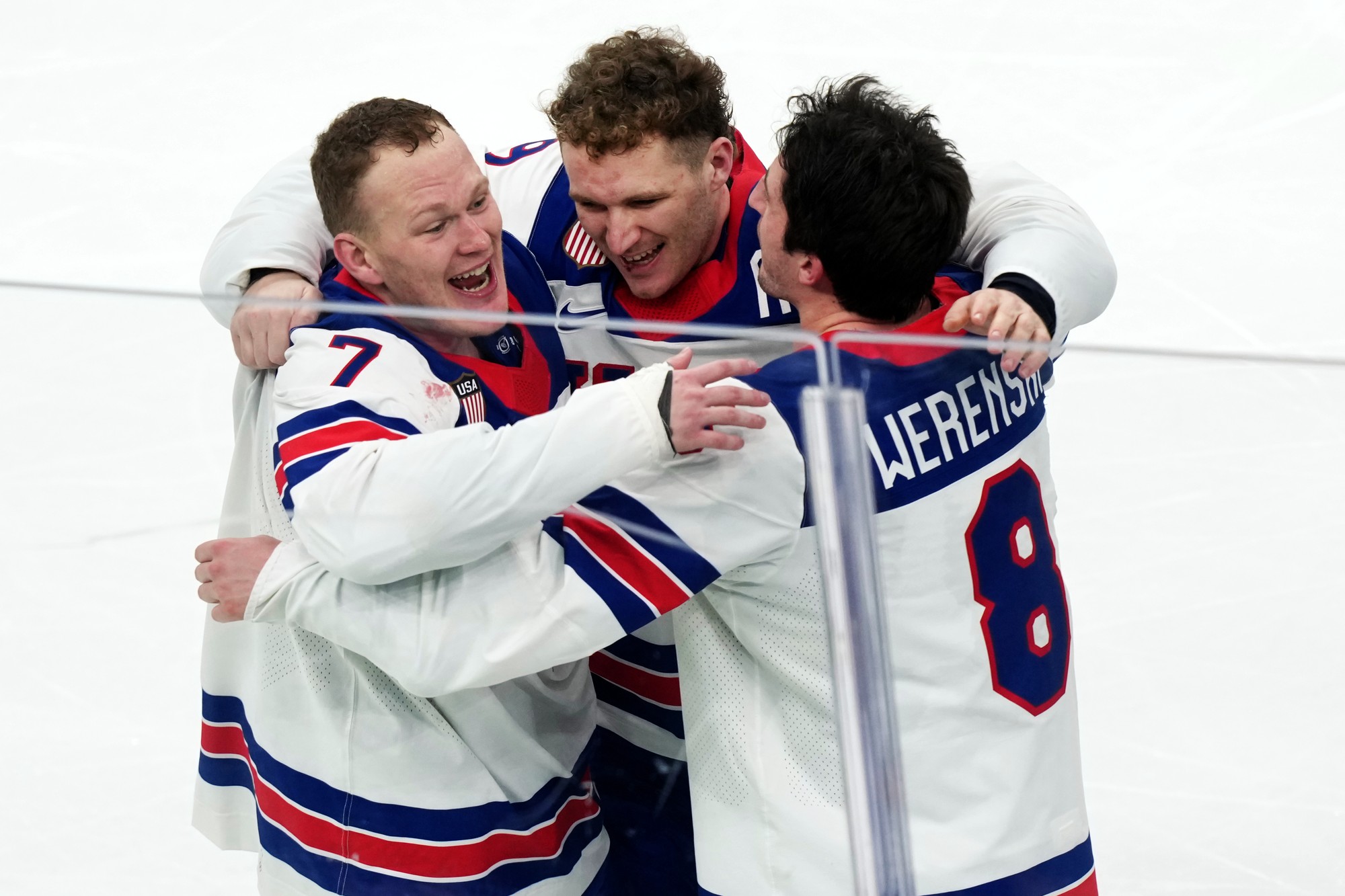 Finálový zápas ZOH 2026: Kanada - USA. 