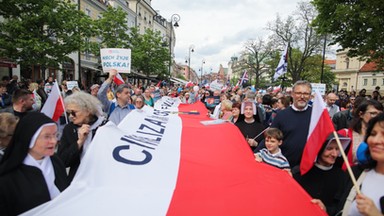 Narodowy Marsz Życia przeszedł ulicami Warszawy. "Będziemy tu też za rok" [ZDJĘCIA]