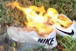 Płonące Nike