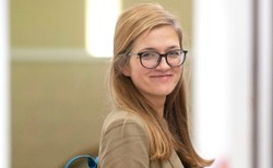 Biejat: Krzyż w Sejmie powinien być zdjęty. Jest reakcja rzecznika rządu