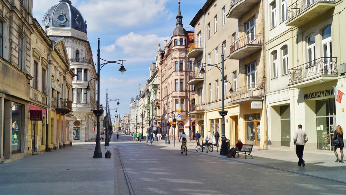 Ruch turystyczny w Łódzkiem zwiększył się na przestrzeni ostatnich lat, ale region wciąż nie wykorzystuje całego swojego potencjału w tej dziedzinie i powinien zadbać o promocję – uważają autorzy raportu przygotowanego przez Wydział Nauk Geograficznych Uniwersytetu Łódzkiego.