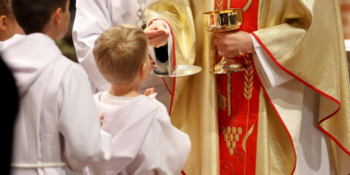 Księża i tak w dużym stopniu sami nie opłacają swoich składek ZUS