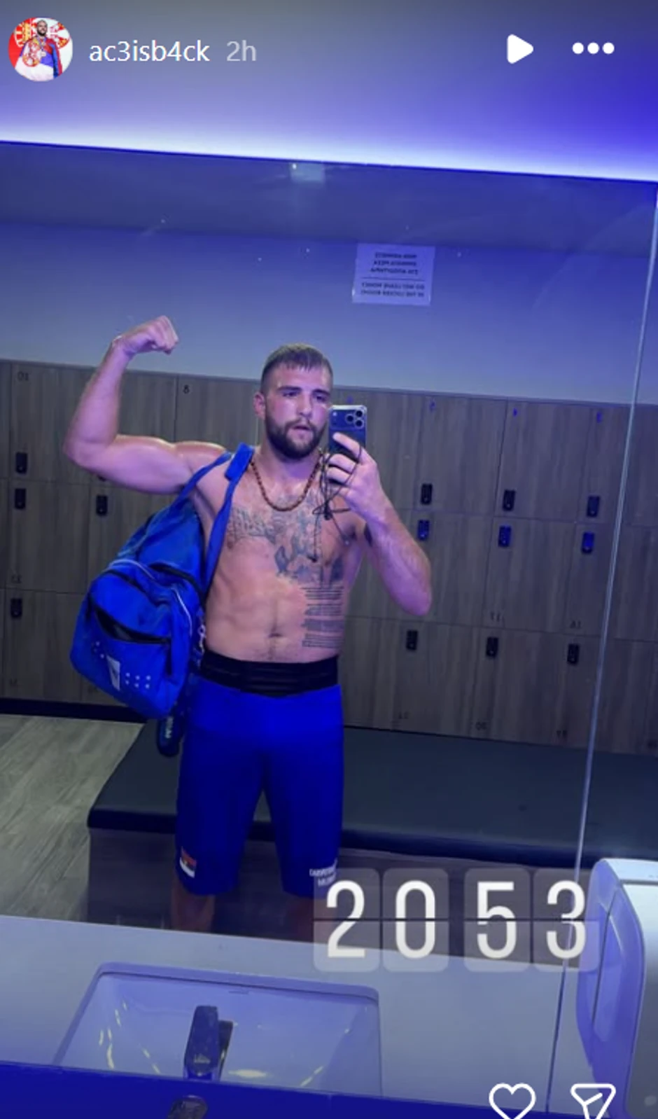 Veljko Ražnatović bez majice 