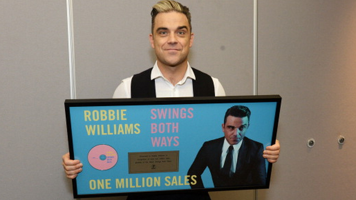 Robbie Williams trafił na szczyt zestawienia muzycznych bestsellerów w Wielkiej Brytanii ze swoim albumem "Swing Both Ways".