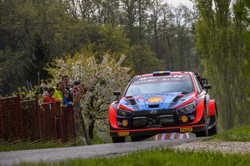 Groźny wypadek Olivera Solberga podczas Rajdu Chorwacji [WIDEO]