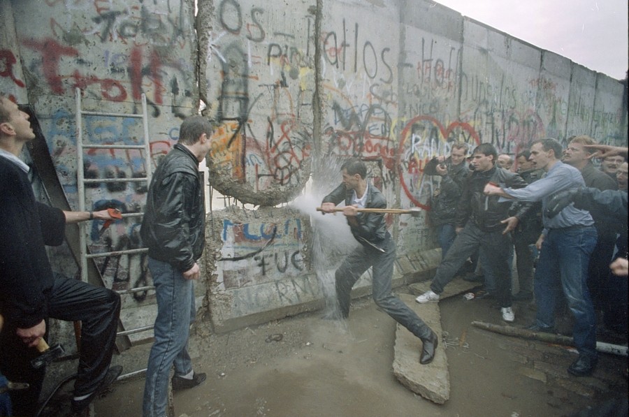 MUR BERLIŃSKI 20 ROCZNICA