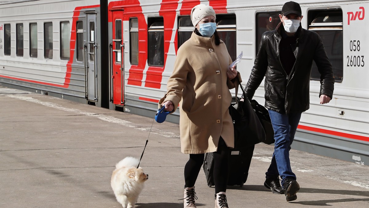 Koronawirus w Rosji. Bogaci Rosjanie budują dla siebie sale z respiratorami