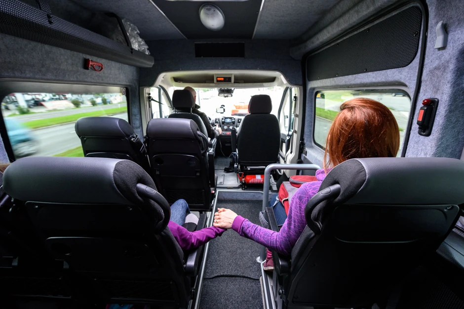 putovanje mini kombi shutterstock 658784182