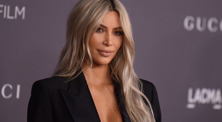 Kicsit megváltozott a család - Ősrégi fotót posztolt Kim Kardashian