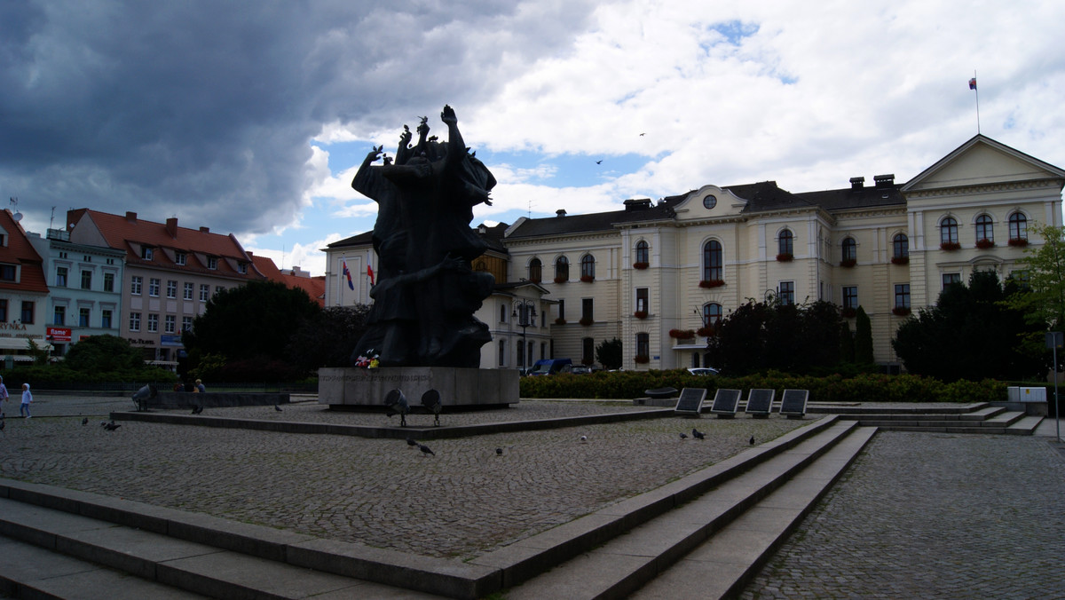 Uroczysta inauguracja kujawsko-pomorskich obchodów Europejskich Dni Dziedzictwa odbyła się dzisiaj w Sanktuarium Matki Bożej Miłości i Pokoju Pani Kujaw w Markowicach. Wręczono medale marszałka województwa "Hereditas Saeculorum", a także uhonorowano nagrodami zwycięzców dwóch konkursów.