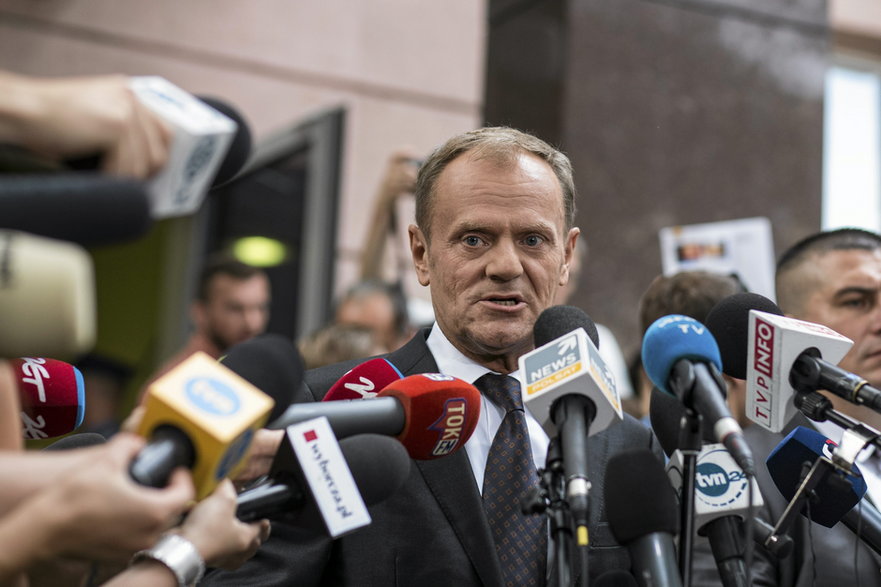 Donald Tusk po wyjściu z prokuratury