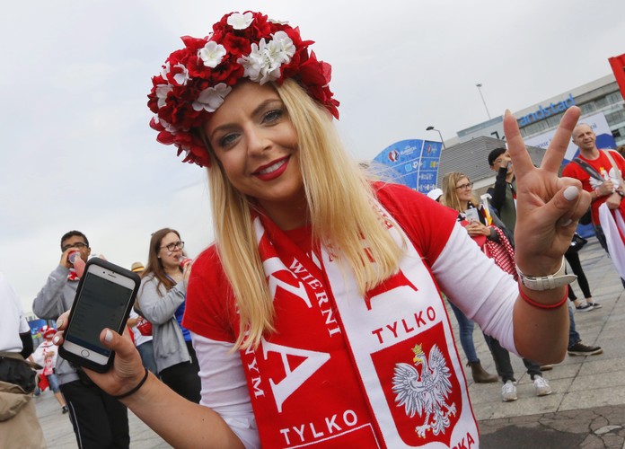 Tak polscy kibice wspierali kadrę Nawałki na Stade de France. Brawo Wy!