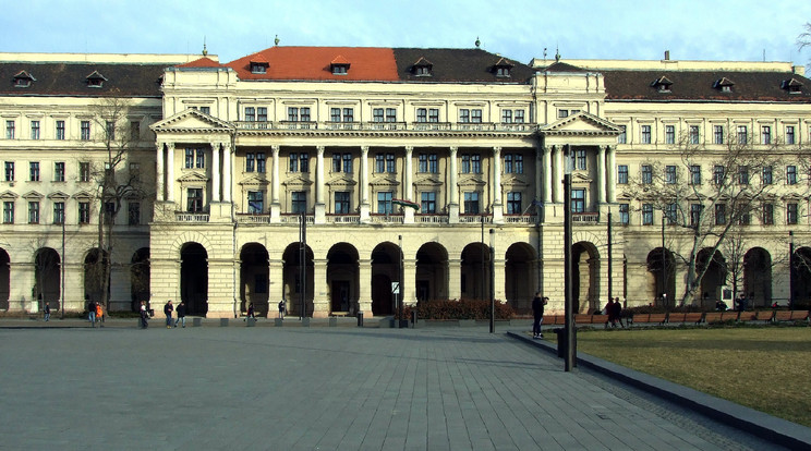 Az Agrárminisztérium vezetői közül hatan érdemelték ki a hazai havi átlagbérhez közelítő jutalmat /Fotó: MTI/Jászai Csaba