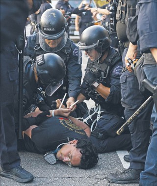 Zamieszki w USA. Ulica przeciw Trumpowi