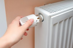 Minimalna opłata za ogrzewanie w sezonie 2025/2026: 15% kosztów zmiennych. Koniec pasożytnictwa cieplnego