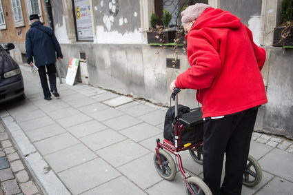 Jeszcze więcej bogatym. Skutki zniesienia limitu 30-krotności