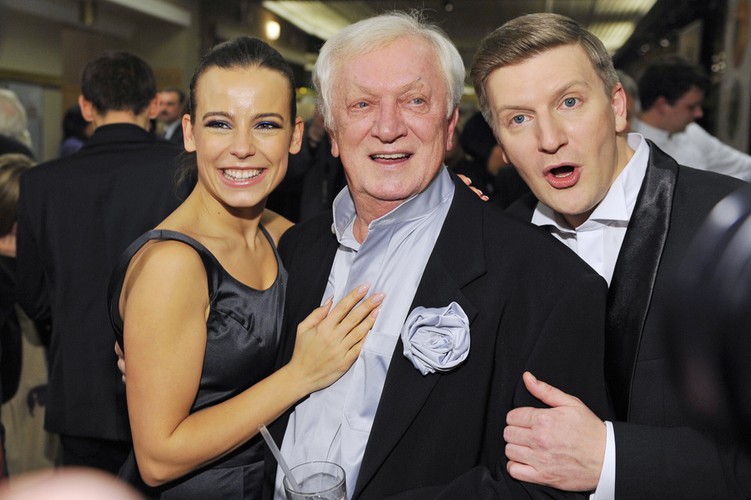 'Jubileusz 50-lecia pracy artystycznej Mariana Kociniaka': Anna Mucha, Maciej Kowalewski i Marian Kociniak