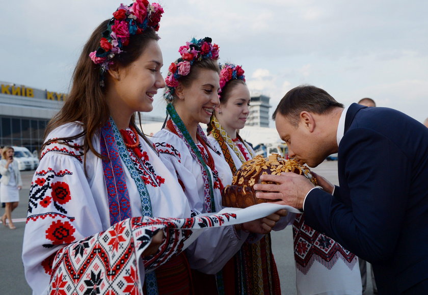 Andrzej Duda beż żony na Ukrainie