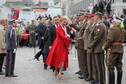 Patriotyczna kreacja Agaty Dudy. W Święto Flagi pierwsza dama zaprezentowała się wspaniale! 