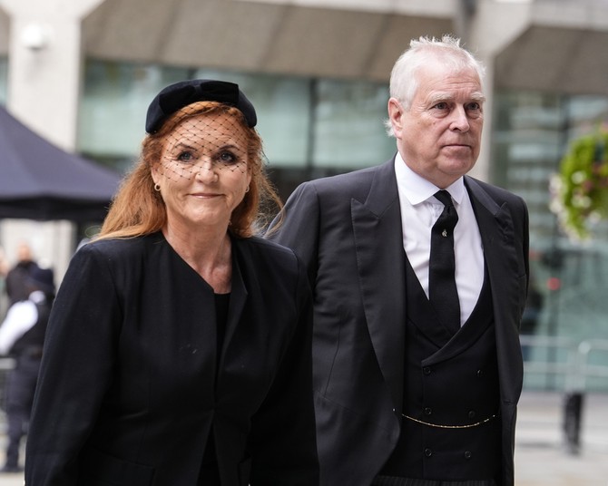 Posle razvoda od sada bivšeg princa Endrjua, Sara Ferguson je birala isključivo bogate muškarce, tvrdi izvor iz kraljevske porodice