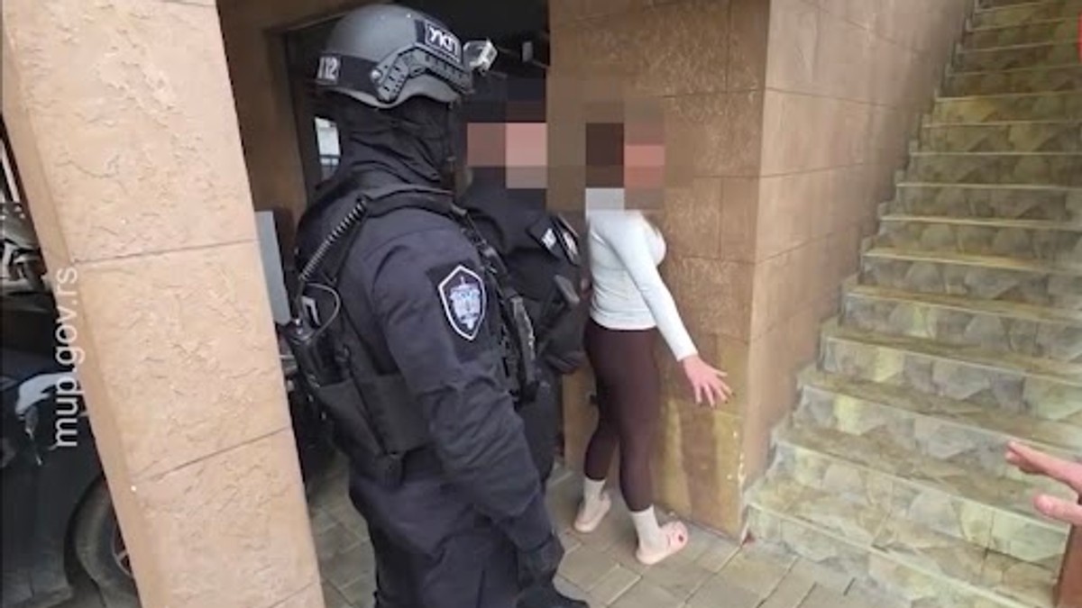 Hapšenje žene zbog krađe novca u Beogradu