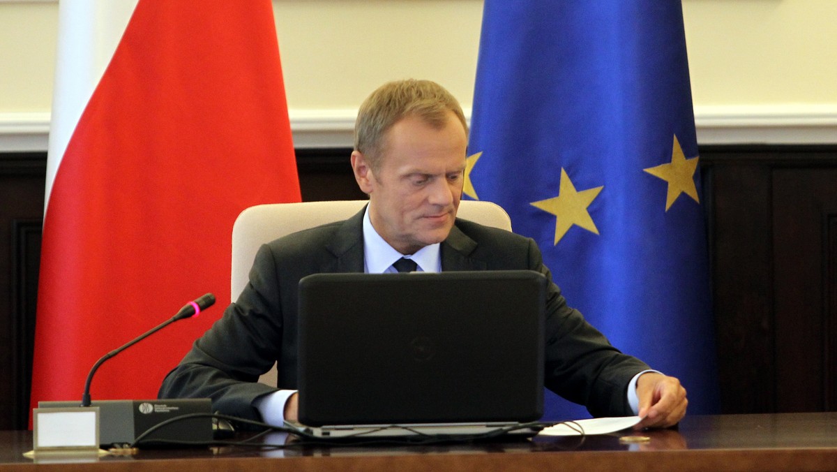 Premier Donald Tusk spodziewa się, że frekwencja w wyborach szefa PO przekroczy 50 proc. Podkreślił jednocześnie, iż wolałby, aby była ona wyższa. Tusk, który ubiega się o ponowny wybór na stanowisko szefa PO, dodał, że na wyniki wyborów czeka "z adekwatną emocją".