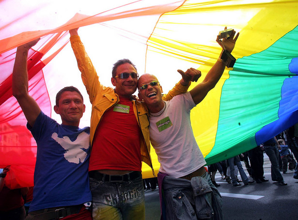 Polscy geje i lesbijki chcą ślubów