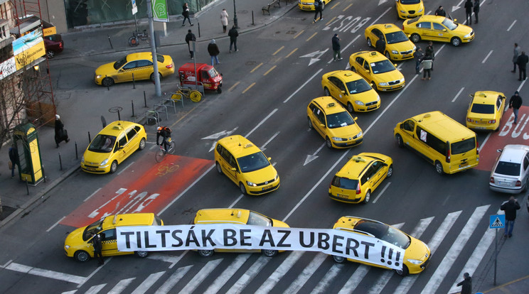 A budapest emberek megunták a rendszeres taxistüntetéseket /Fotó: Isza Ferenc