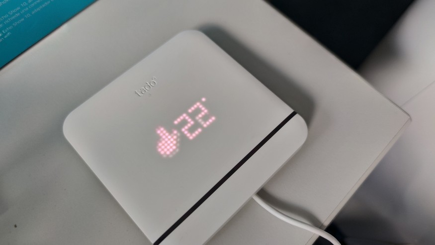 Tado Smarte Klimaanlagen-Steuerung erlaubt eine intelligente Steuerung von Klimageräten und eine Integration in Smart-Home-Systeme.