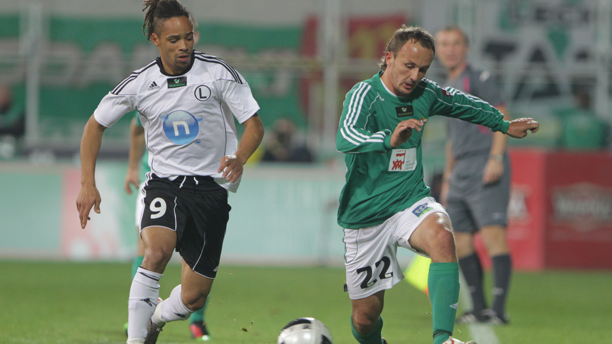 Legia Warszawa przegrała 0:3 (0:0) z Lechią Gdańsk w spotkaniu 8. kolejki piłkarskiej Ekstraklasy. Gdańszczanie 49 lat czekali na zwycięstwo nad legionistami.