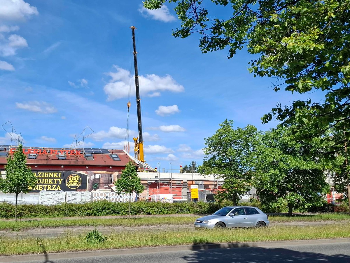 Tragedia w Częstochowie. Kilkutonowa płyta runęła wprost na pracownika