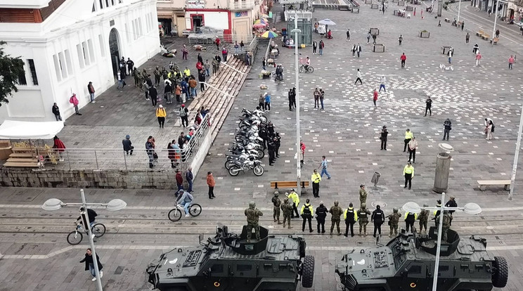 Az ecuadori rendfenntartó erők 13 embert, köztük két kiskorút vettek őrizetbe,  terrorizmus  vádjával /Fotó:profimedia