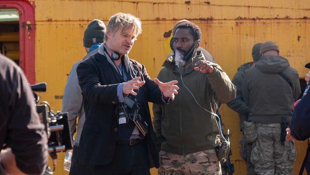 Na planie filmu „Tenet: scenarzysta i reżyser Christopher Nolan oraz John David Washington