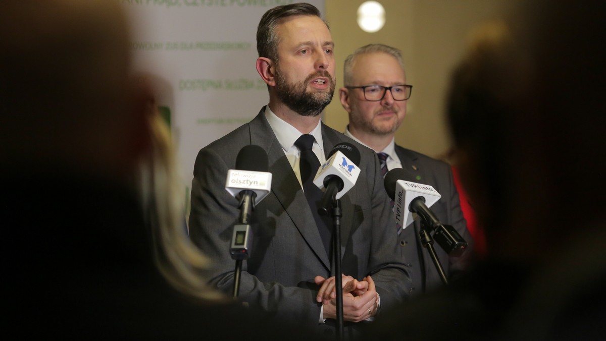Kosiniak-Kamysz krytykuje Duda, a Tusk określa polityków jako 'głupców albo zdrajców' [Źródło: Onet]