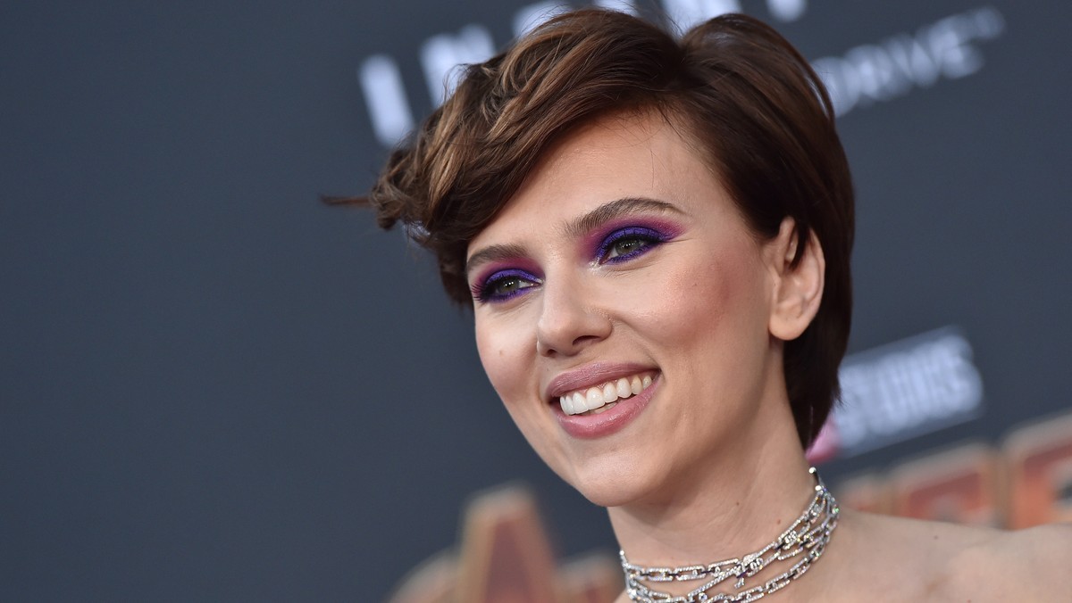 Scarlett Johansson zajęła pierwsze miejsce w rankingu najlepiej opłacanych aktorek według magazynu Forbes. Gwiazda zarobiła 40,5 mln dolarów w okresie od czerwca 2017 r. do czerwca 2018 r.