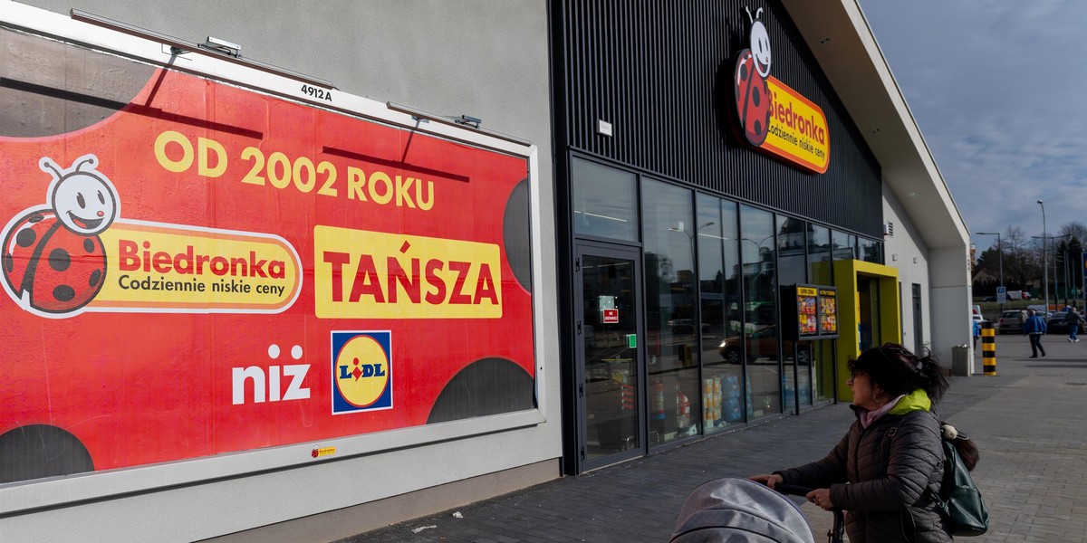 Biedronka kontra Lidl — wojna na billboardy reklamowe.