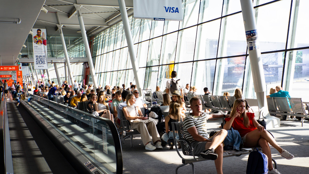 Pasażerowie czekający ponad 30 godzin na lot do Egiptu w końcu dolecieli na wakacje