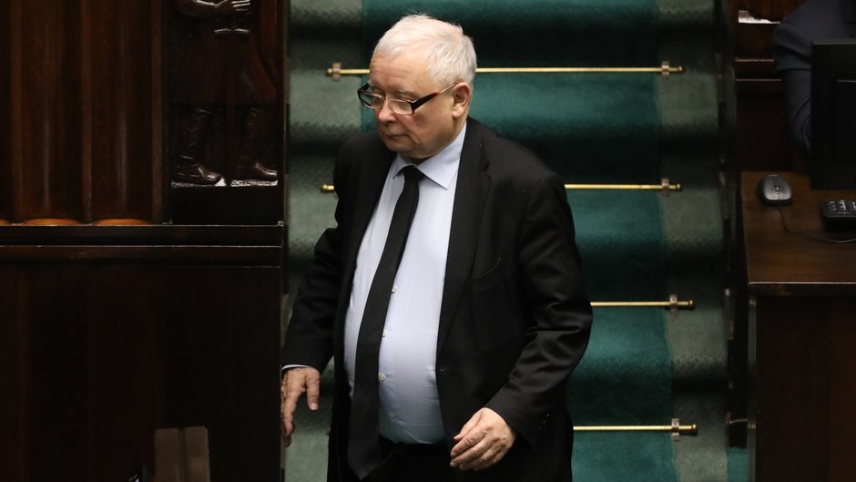 Jarosław Kaczyński na sali posiedzeń Sejmu (07.04.2022)