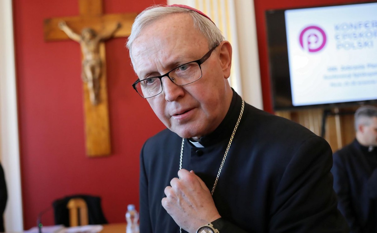 Biskup diecezjalny płocki Piotr Libera 