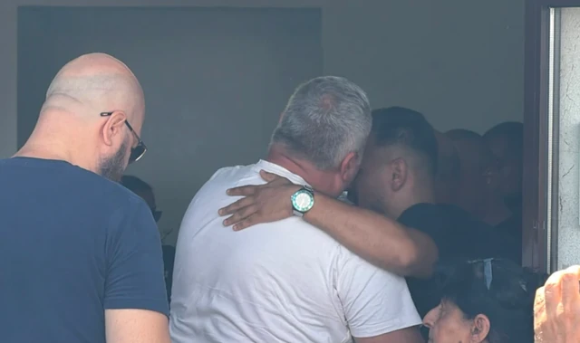 Sahrana oca Bore Santane, okupili se zadrugari i grle Boru Santanu