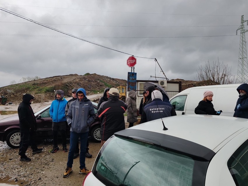 Blokada deponije u Valjevu počela je jutros u 5 časova, a građani se smenjuju