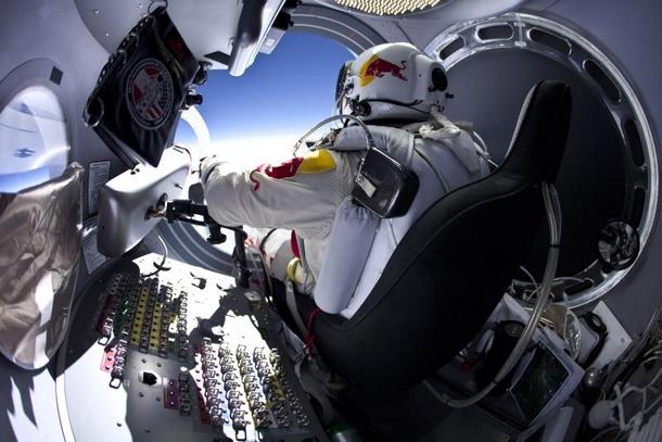 red bull stratos2