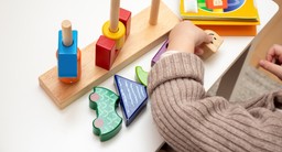 jak niebezpieczne dla dziecka może być połknięcie baterii lub magnesu