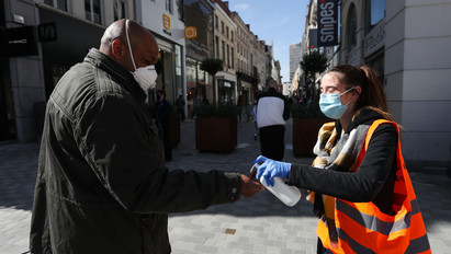 Koronavírus: továbbra is alacsony a halálozások száma Belgiumban
