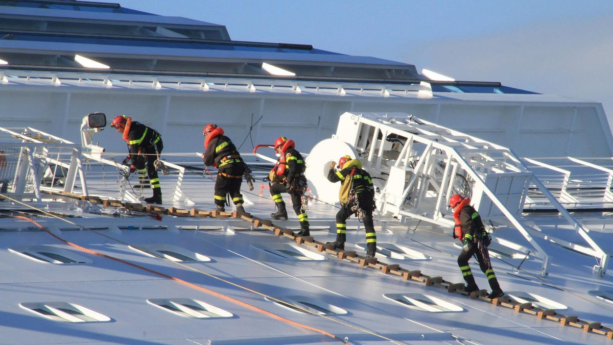 Sąd we Włoszech zarządził dzisiaj areszt domowy dla kapitana statku Costa Concordia Francesco Schettino, któremu prokuratura zarzuca spowodowanie katastrofy morskiej u wybrzeży Toskanii. W piątkowym wypadku zginęło 11 osób, a ponad 20 zaginęło.