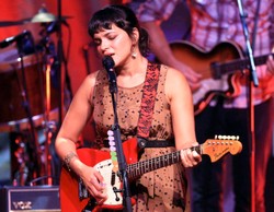 Oscary 2013 – Norah Jones przekłada koncert, by wystąpić na wielkiej gali