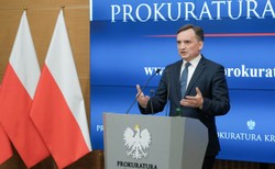 Afera podsłuchowa. Prokuratura opublikowała protokoły dot. relacji wspólnika Falenty. Tusk odpiera zarzuty