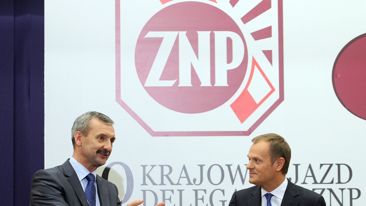 Wzrost płac dla nauczycieli o 50 proc. do końca 2012 r. to dla Polski projekt o wymiarze cywilizacyjnym - oświadczył premier Donald Tusk podczas otwarcia 40. Krajowego Zjazdu Delegatów Związku Nauczycielstwa Polskiego.