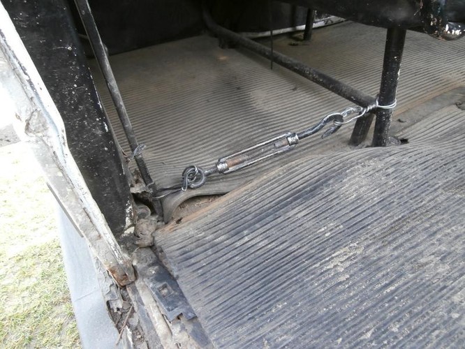 Takim pojazdem wożono dzieci do szkoły