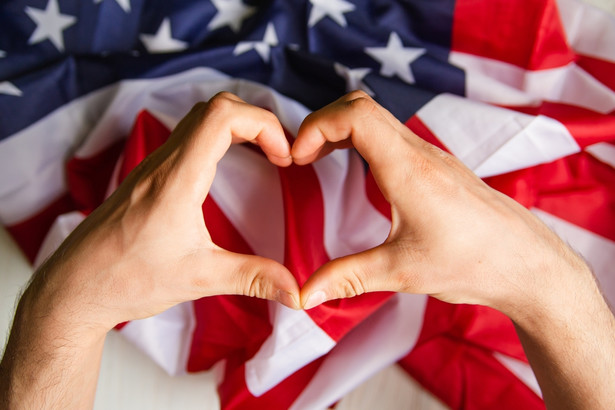 Polacy kochają Stany Zjednoczone bardziej niż one siebie same [SONDAŻ]